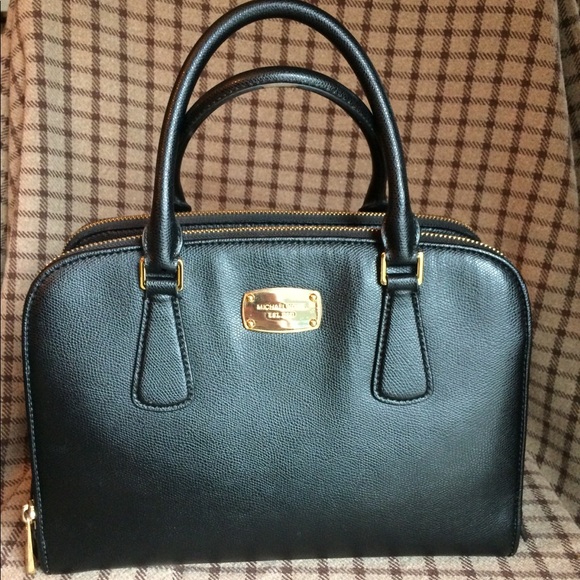 Michael Kors Handbags - Michael Kors handbag